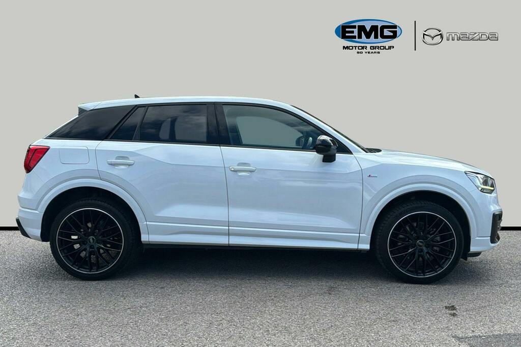 Audi Q2 1.5 Tfsi Cod 35 Black Edition Suv Manua AF69PKZ White #3