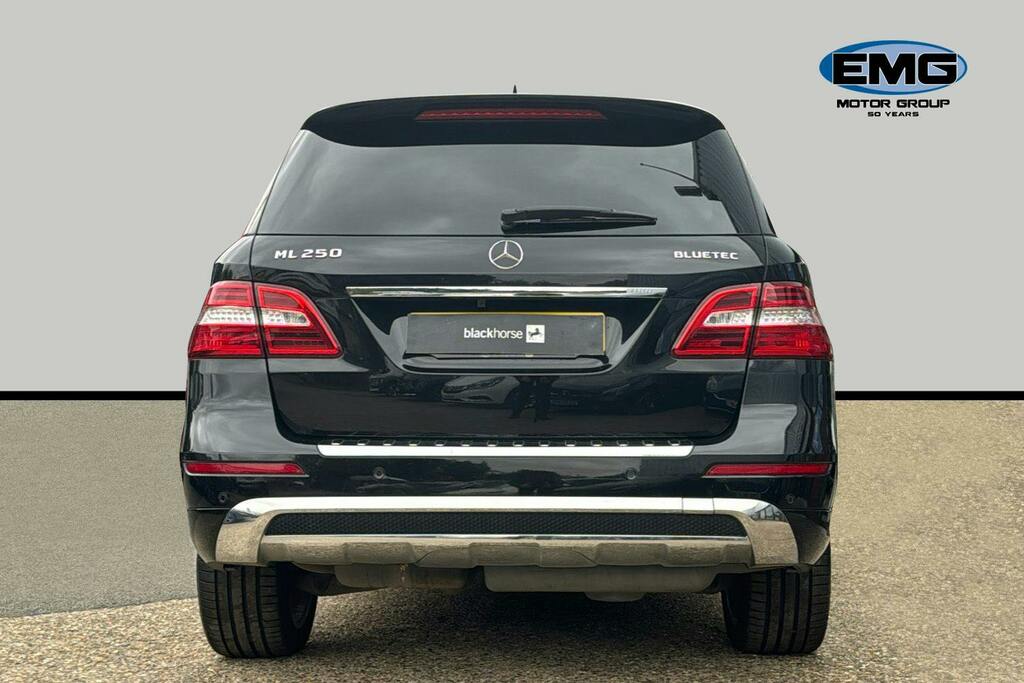 Mercedes-Benz M Class 2.1 Ml250 Bluetec Amg Line Suv G Tronic Black #5