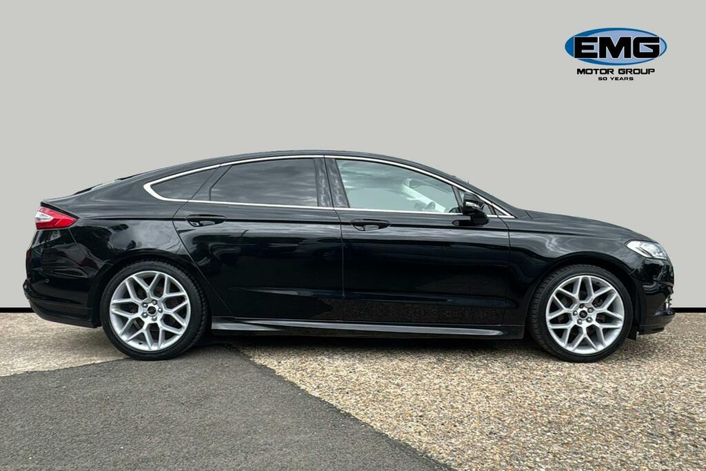Ford Mondeo 2.0T Ecoboost Titanium Hatchback Black #3