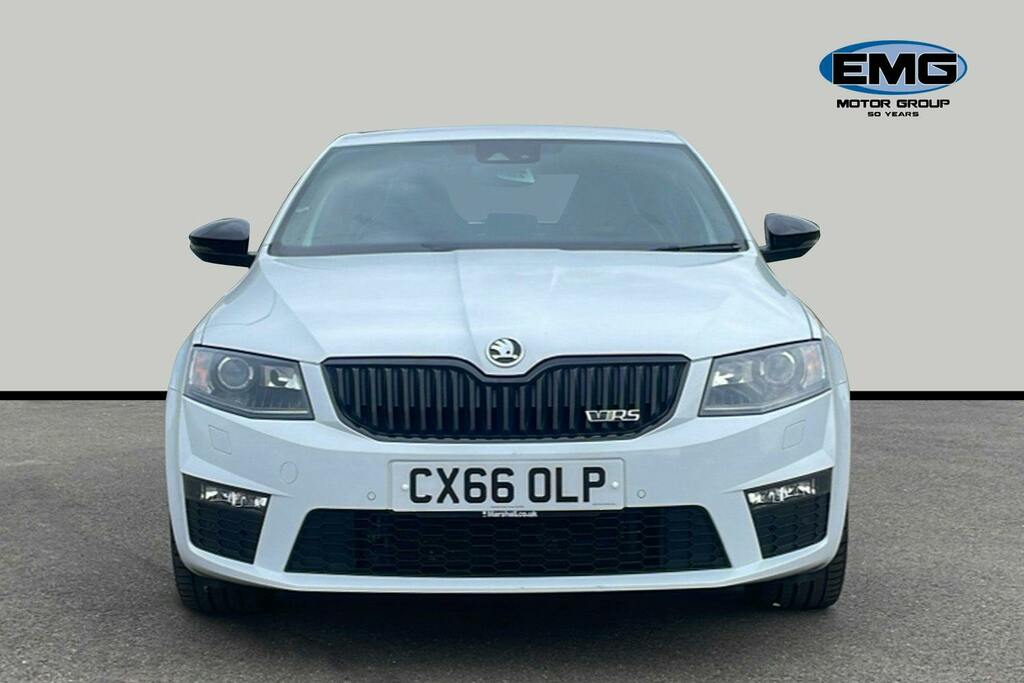 Skoda Octavia 2.0 Tsi Vrs 230 Hatchback Ss White #2