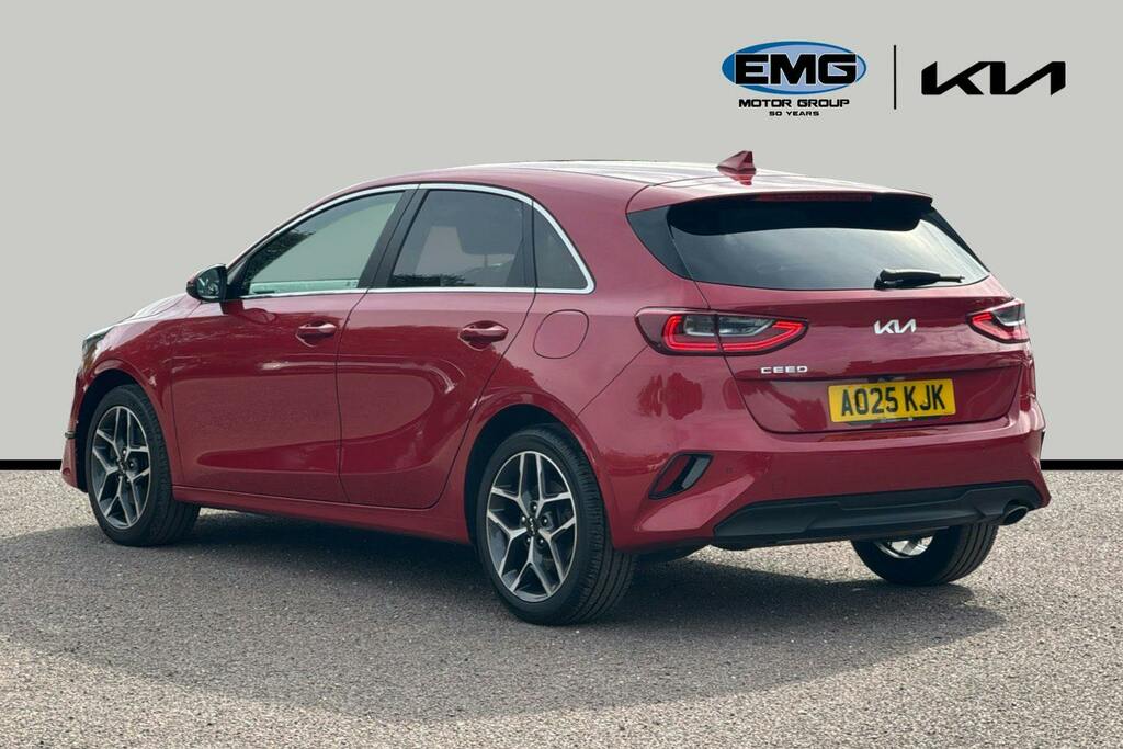 Kia Ceed 1.5 T Gdi 3 Hatchback Ss AO25KJK Red #4