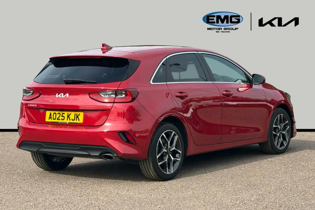 Kia Ceed 1.5 T Gdi 3 Hatchback Ss AO25KJK Red #6