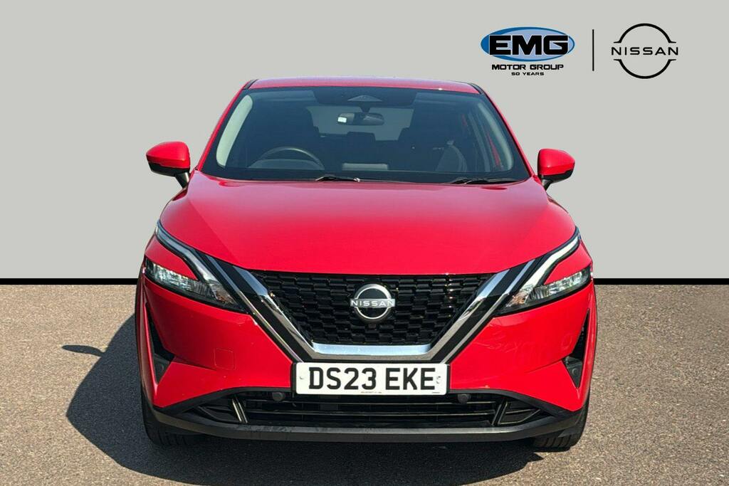 Nissan Qashqai 1.3 Dig T Mhev Acenta Premium Suv Hybri DS23EKE Red #2