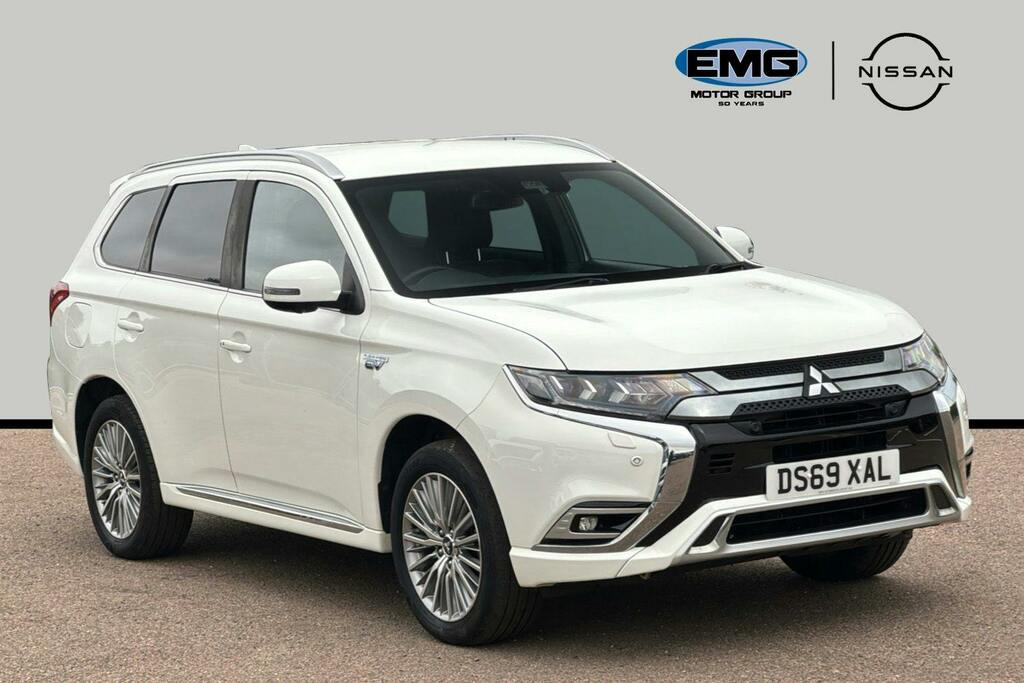 Mitsubishi Outlander 2.4H Twinmotor 13.8Kwh Exceed Safety Suv Petro White