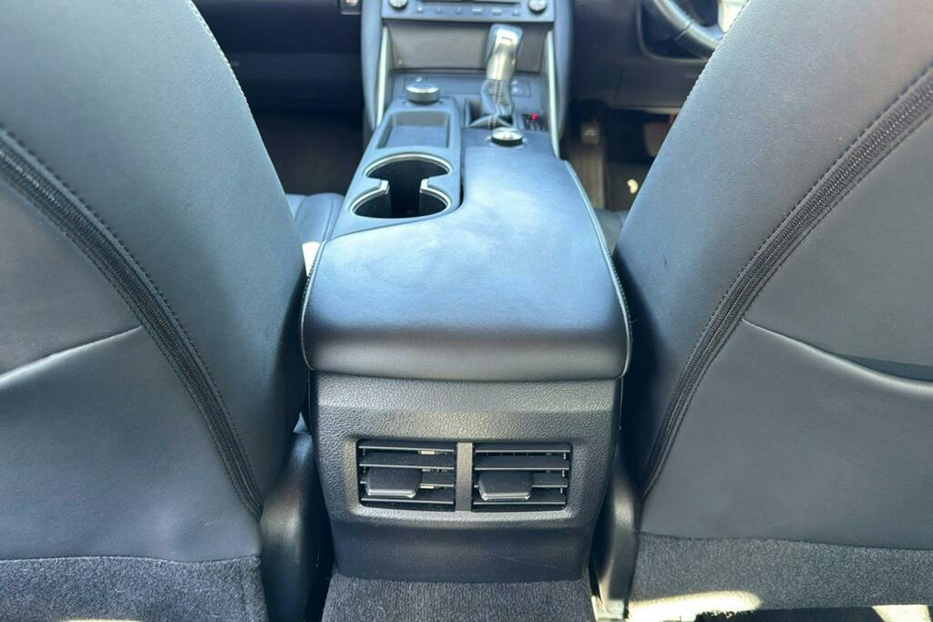 Lexus IS 2.5 300H Executive Edition E-cvt Euro 6 Ss Grey #38