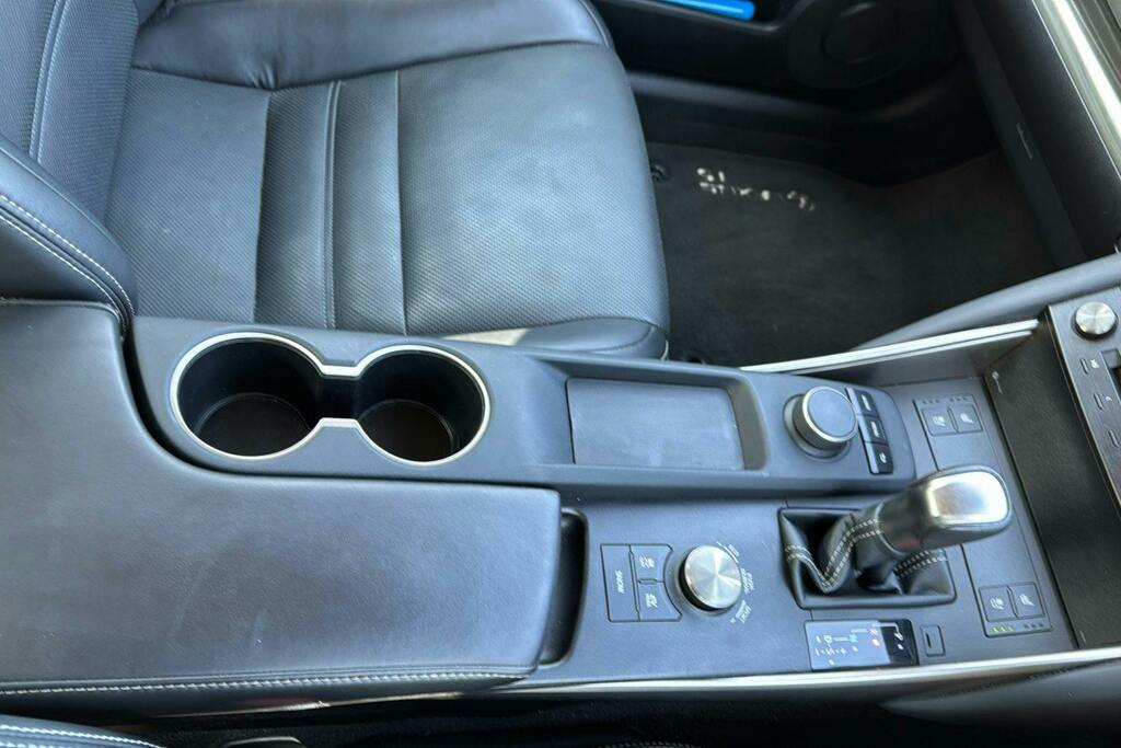 Lexus IS 2.5 300H Executive Edition E-cvt Euro 6 Ss Grey #47