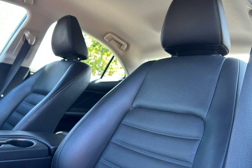 Lexus IS 2.5 300H Executive Edition E-cvt Euro 6 Ss Grey #37