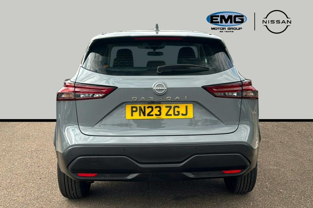 Nissan Qashqai 1.3 Dig T Mhev Acenta Premium Suv Hybri PN23ZGJ Grey #5
