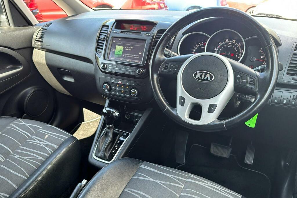 Kia Venga 1.6 4 6 2018 Red #9