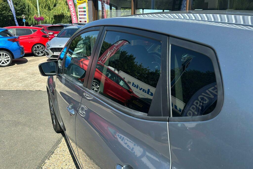 Kia Venga 1.6 4 6 2018 Red #22
