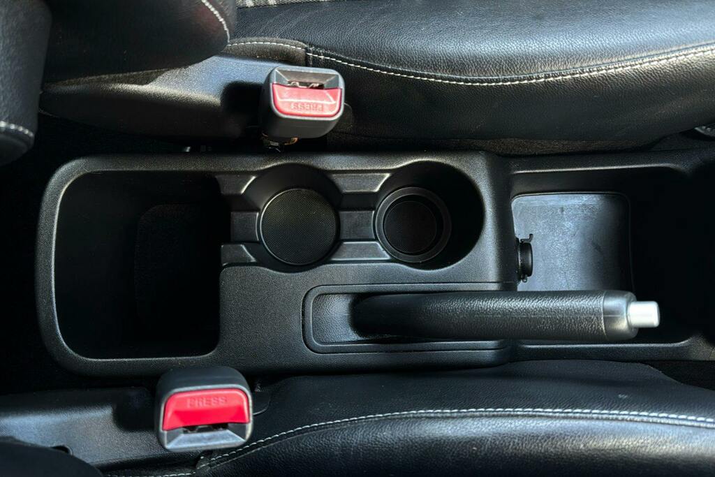 Kia Venga 1.6 4 6 2018 Red #31