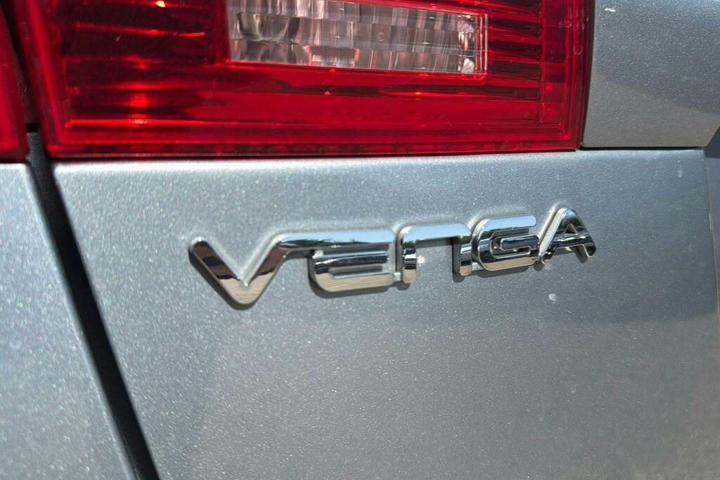 Kia Venga 1.6 4 6 2018 Red #46