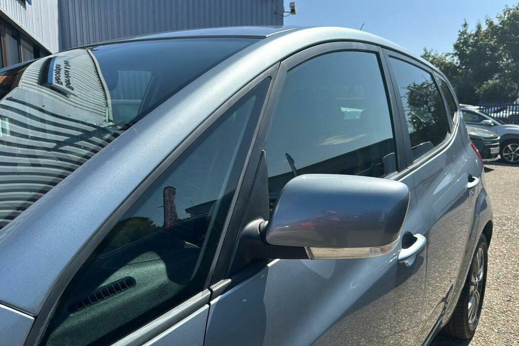 Kia Venga 1.6 4 6 2018 Red #23