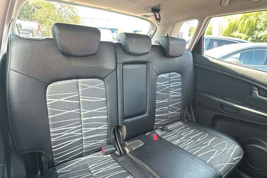 Kia Venga 1.6 4 6 2018 Red #11
