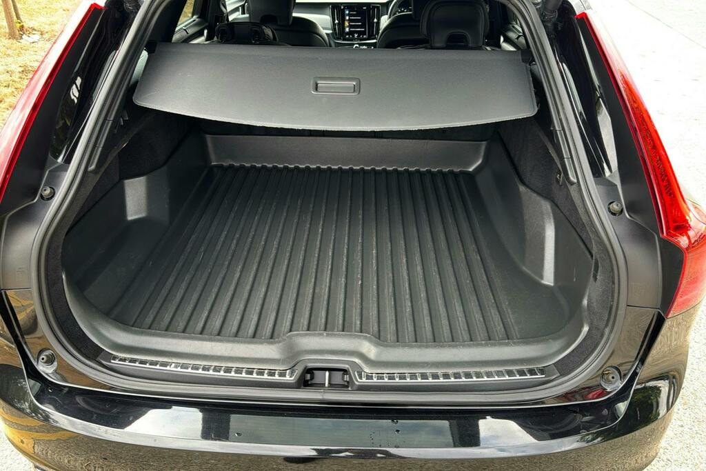 Volvo V90 2.0 D4 R-design Plus 188 Bhp Silver #17