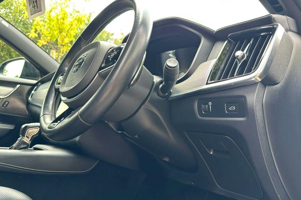Volvo V90 2.0 D4 R-design Plus 188 Bhp Silver #27