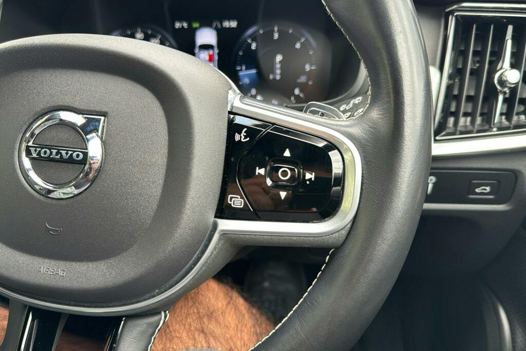Volvo V90 2.0 D4 R-design Plus 188 Bhp Silver #16