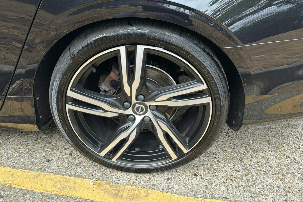 Volvo V90 2.0 D4 R-design Plus 188 Bhp Silver #38