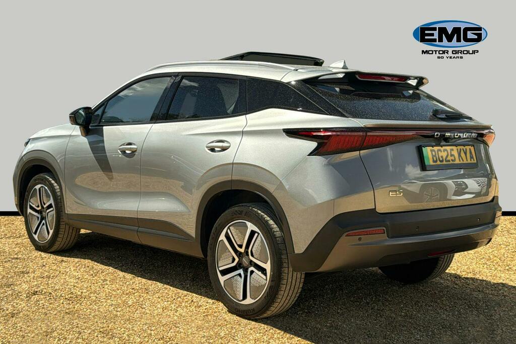 Omoda E5 61.05Kwh Noble Suv Silver #4
