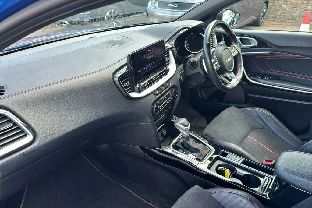Kia Proceed 1.5 T-gdi Gt-line Shooting Brake Dct Black #10