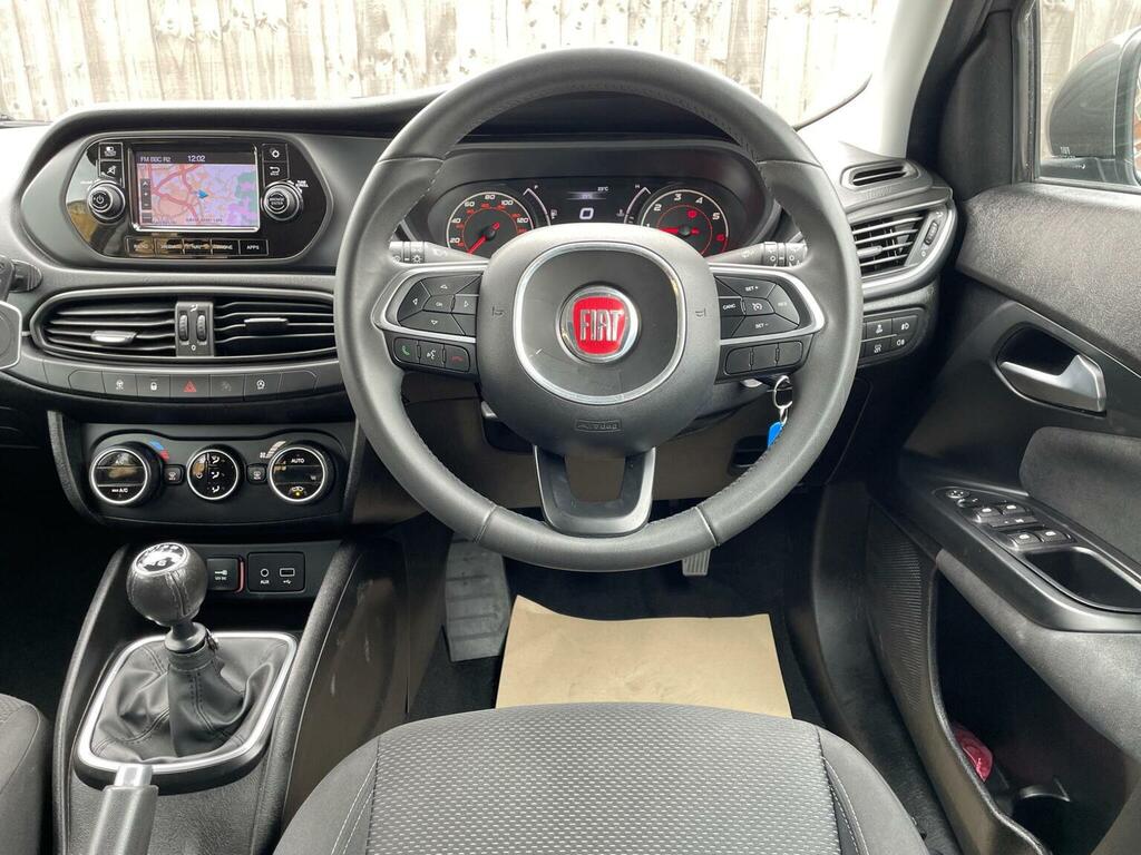 Fiat Tipo 1.6 Multijet Easy Plus 118 Bhp Red #50
