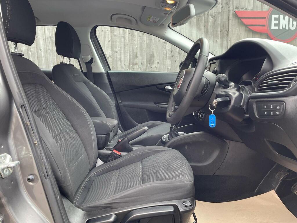 Fiat Tipo 1.6 Multijet Easy Plus 118 Bhp Red #61