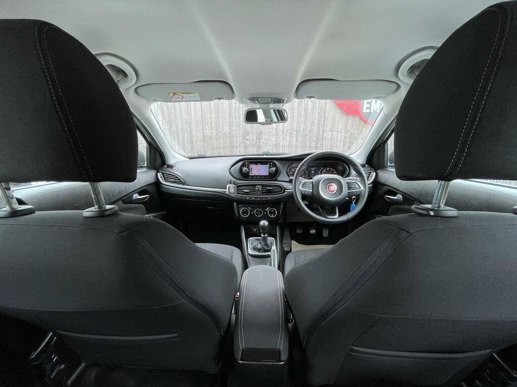 Fiat Tipo 1.6 Multijet Easy Plus 118 Bhp Red #51