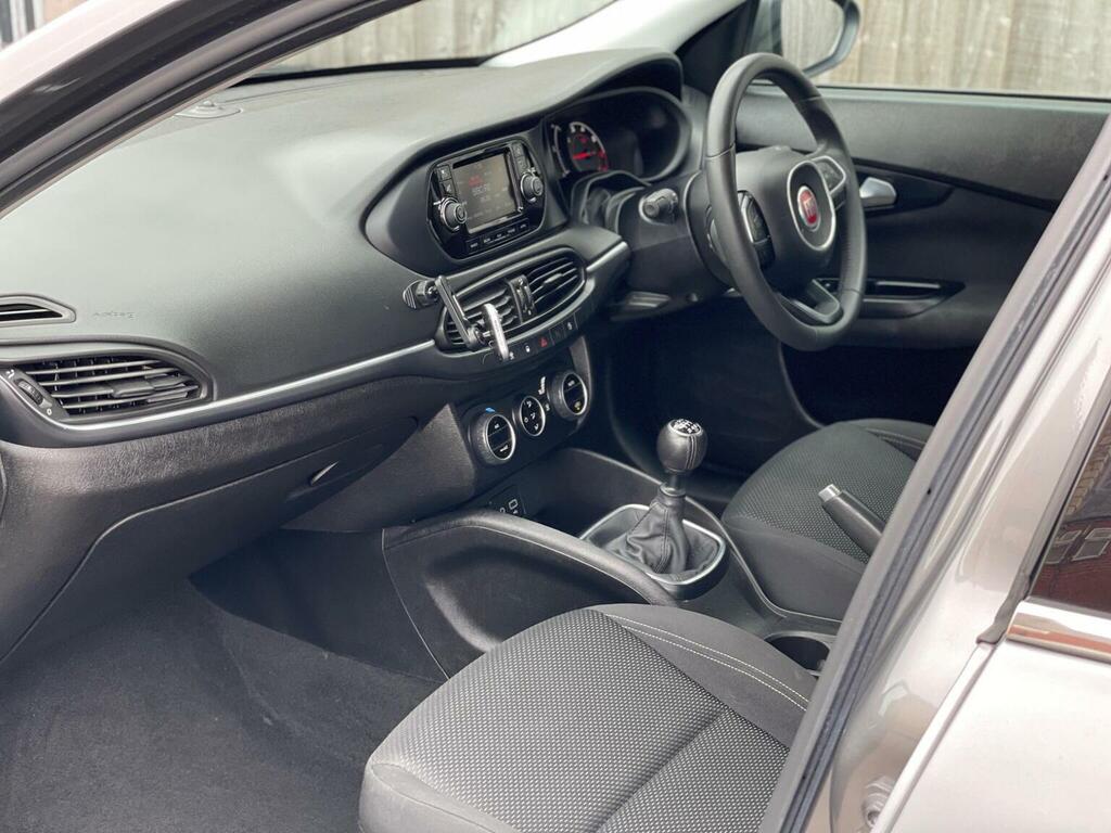 Fiat Tipo 1.6 Multijet Easy Plus 118 Bhp Red #33