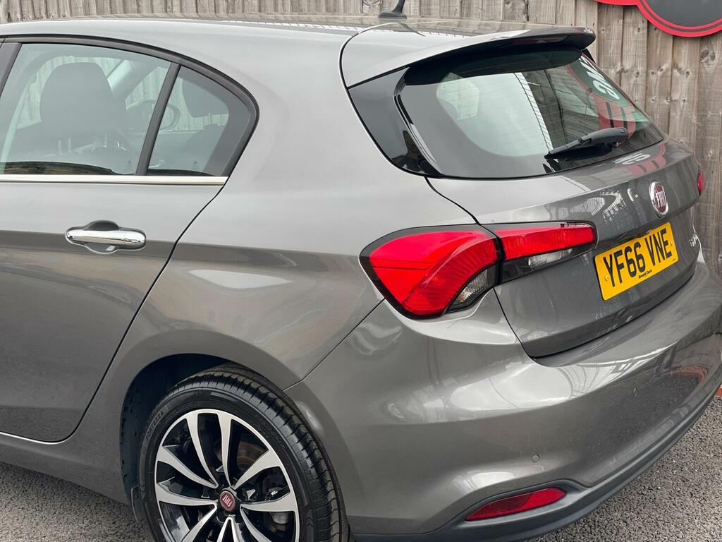 Fiat Tipo 1.6 Multijet Easy Plus 118 Bhp Red #21