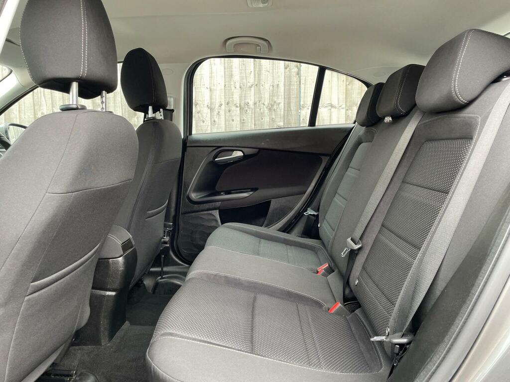 Fiat Tipo 1.6 Multijet Easy Plus 118 Bhp Red #24