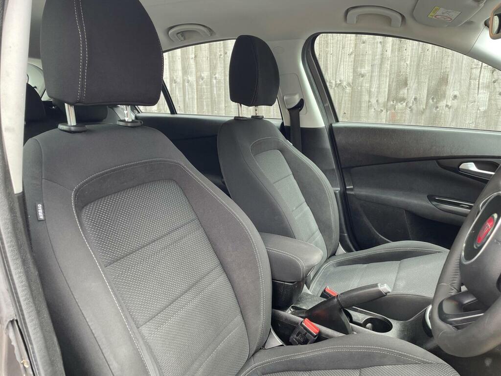 Fiat Tipo 1.6 Multijet Easy Plus 118 Bhp Red #64