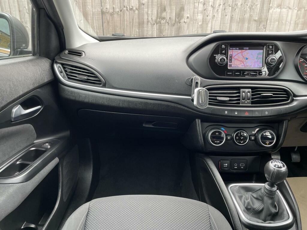 Fiat Tipo 1.6 Multijet Easy Plus 118 Bhp Red #47
