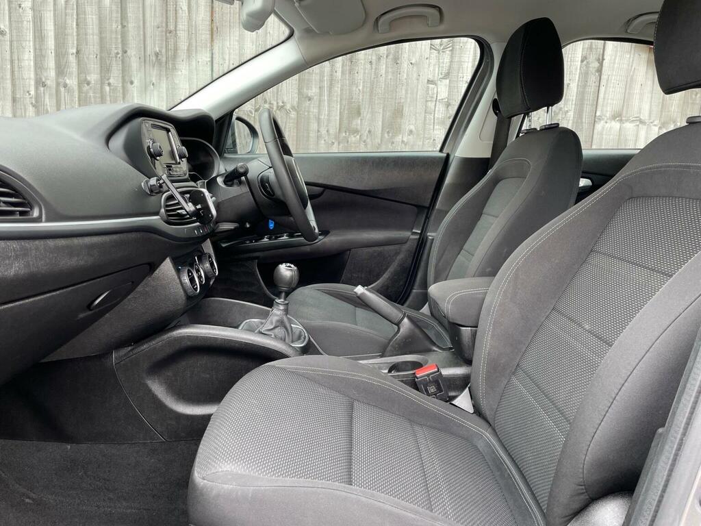 Fiat Tipo 1.6 Multijet Easy Plus 118 Bhp Red #31