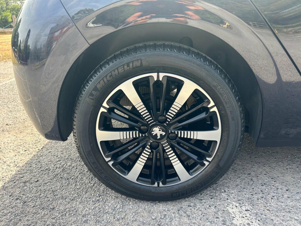 Peugeot 208  Black #35