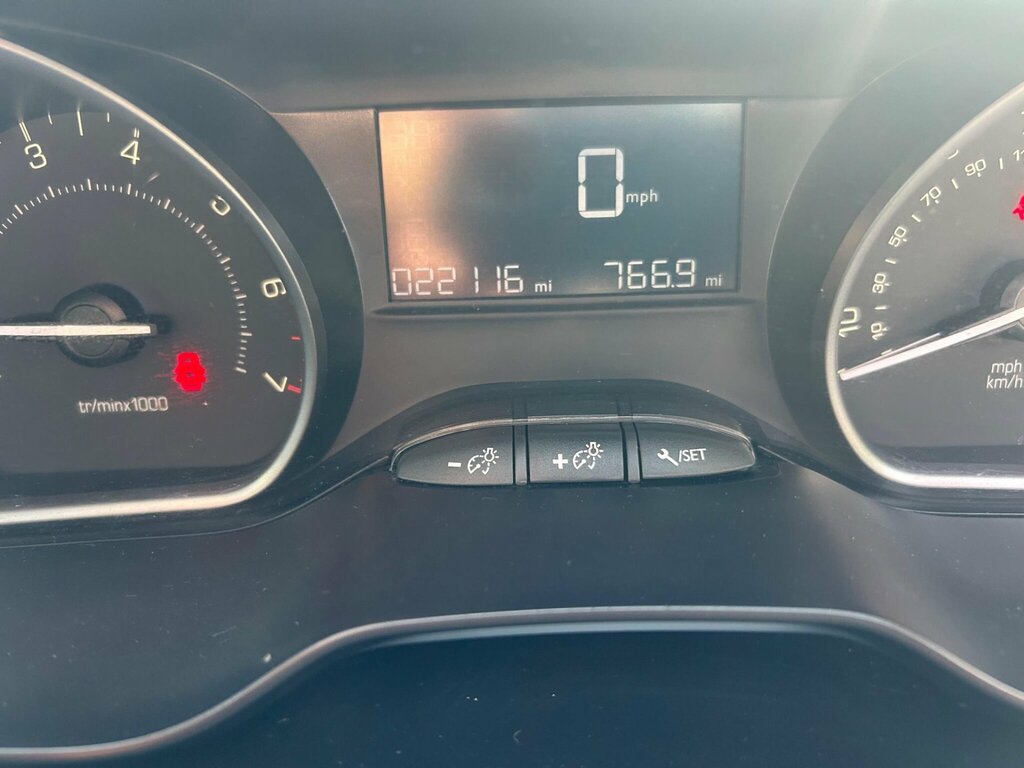 Peugeot 208  Black #41