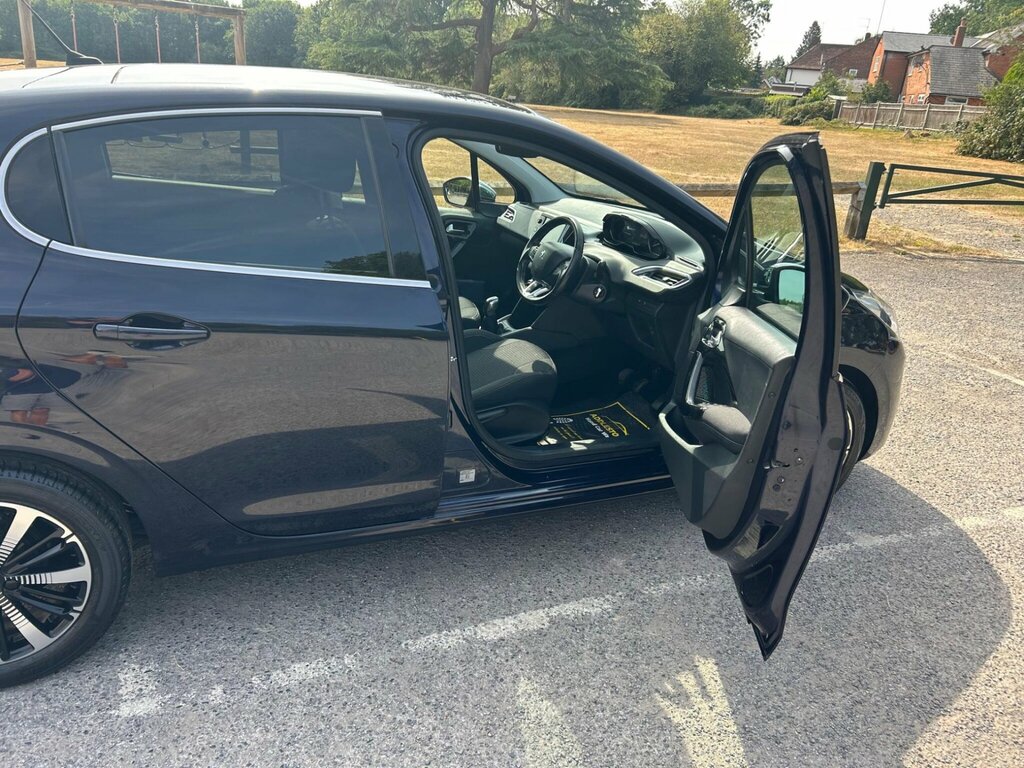 Peugeot 208  Black #23