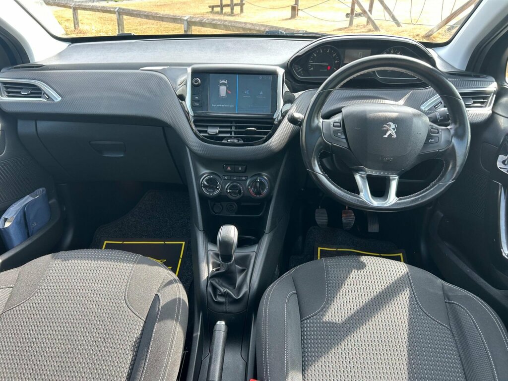 Peugeot 208  Black #25