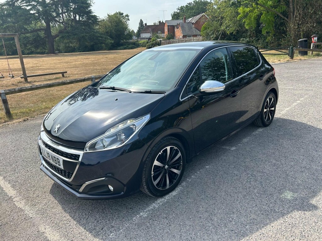 Peugeot 208  Black #15
