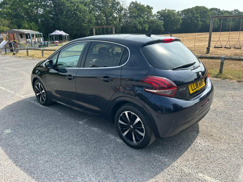 Peugeot 208  Black #20