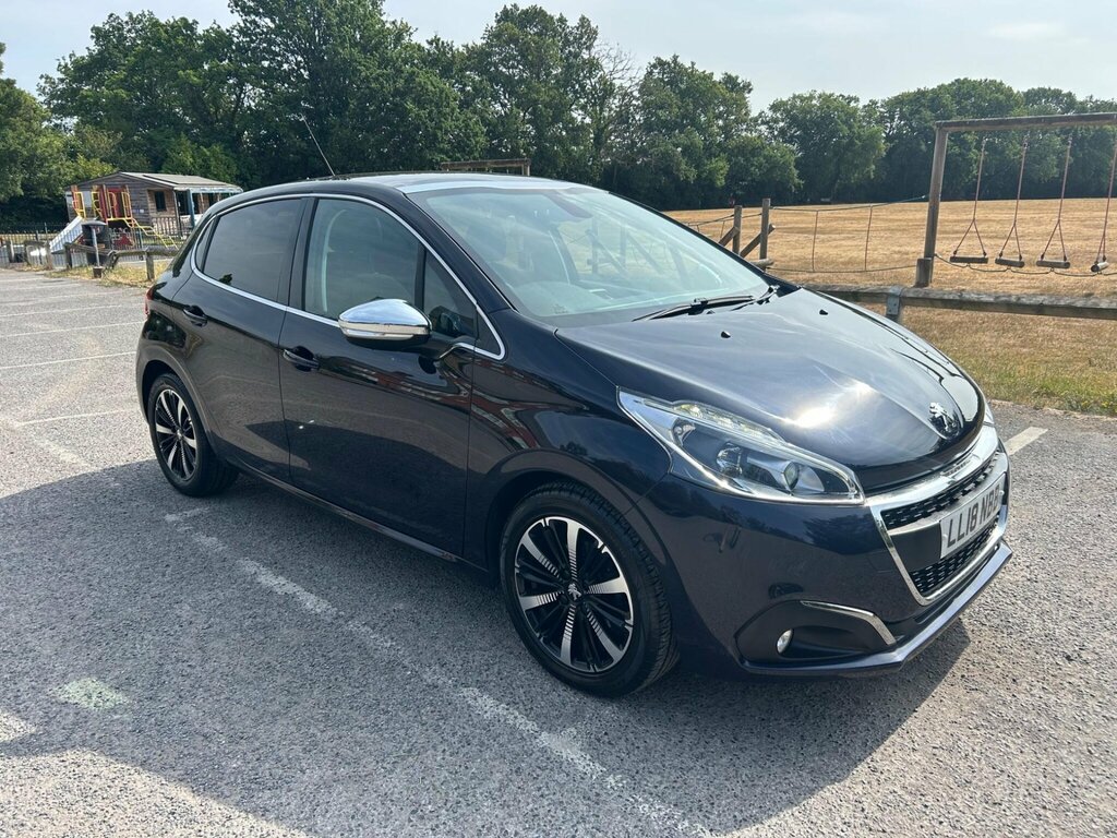 Peugeot 208  Black #9