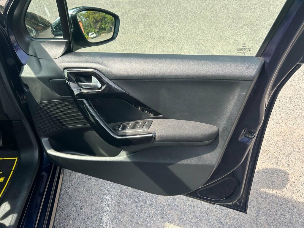 Peugeot 208  Black #34