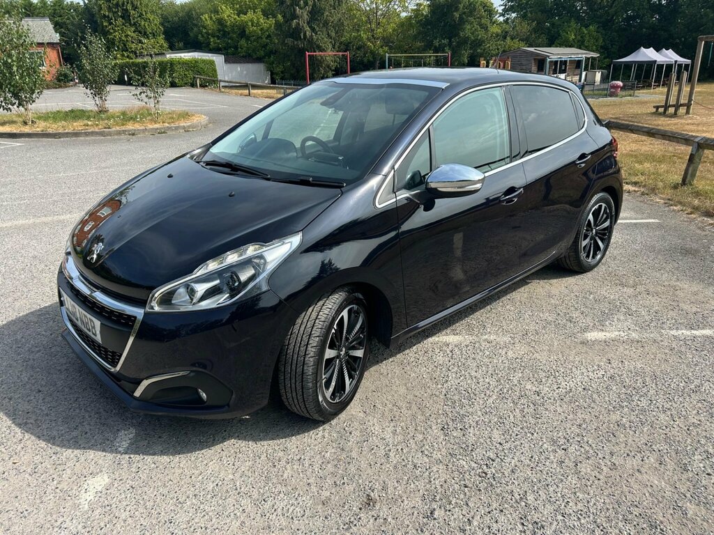 Peugeot 208  Black #8