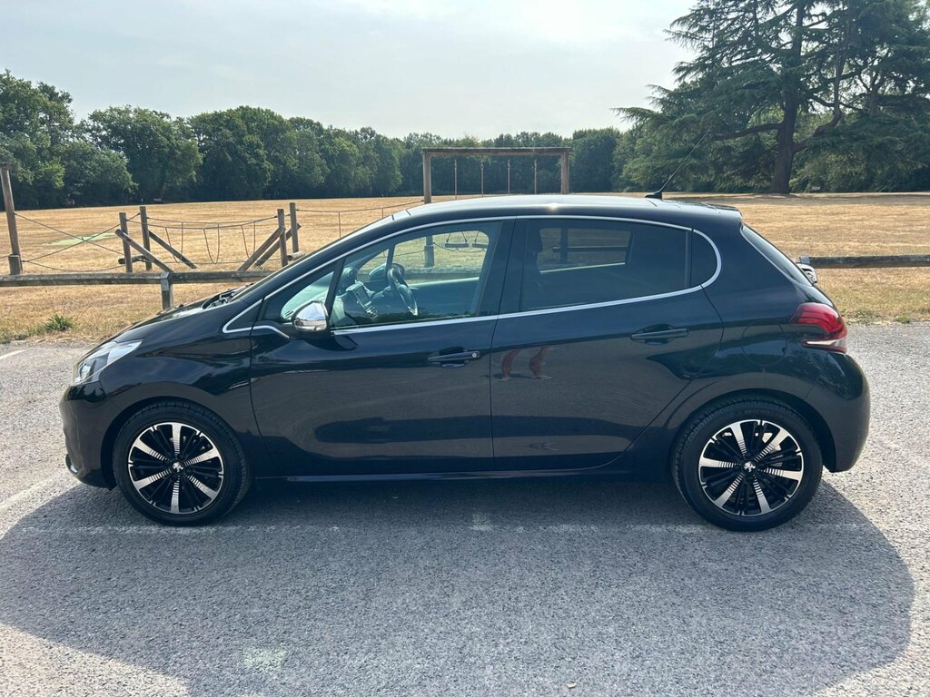 Peugeot 208 1.2 Puretech Allure Premium Euro 6 Ss Blue #2