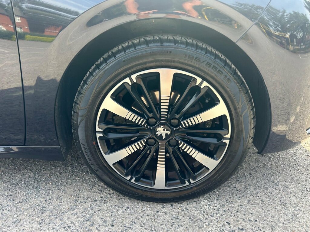 Peugeot 208  Black #36