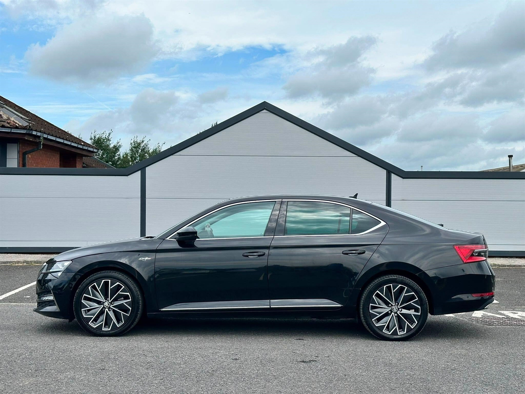 Skoda Superb 2.0 Tsi 190Ps Laurin Klement Dsg Estate Red #9