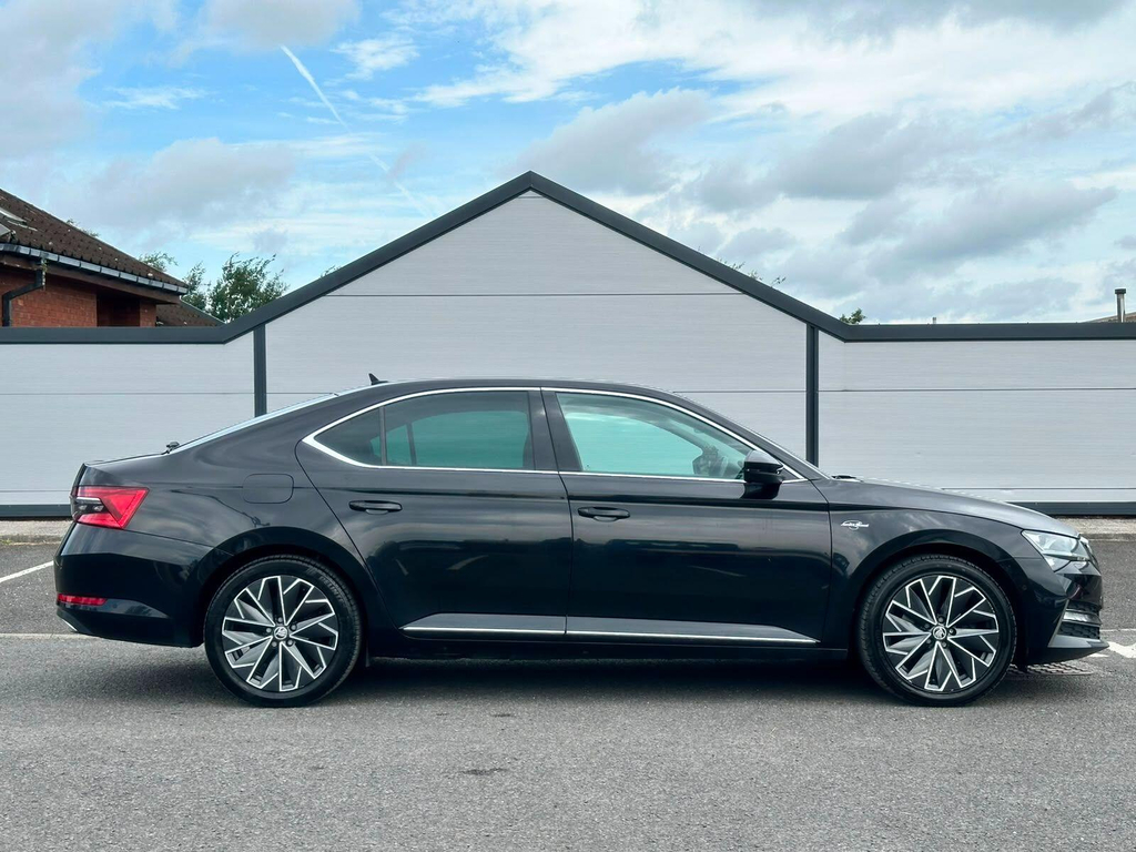 Skoda Superb 2.0 Tsi 190Ps Laurin Klement Dsg Estate Red #18