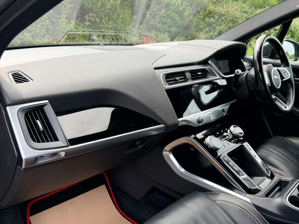 Jaguar I-Pace Se White #32