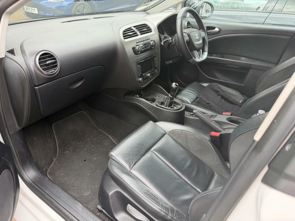 Seat Leon Fr White #3