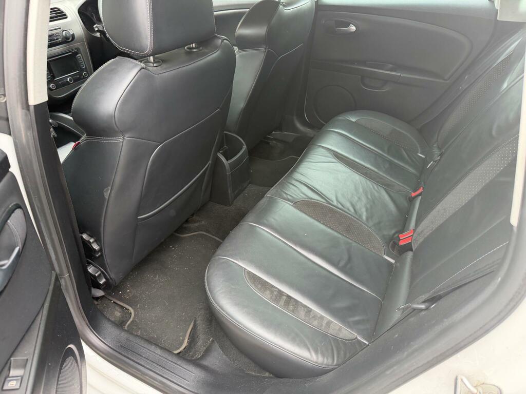 Seat Leon Fr White #4