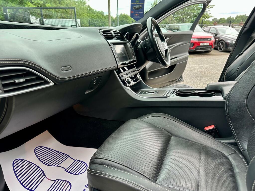 Jaguar XE Saloon 2.0 Se Euro 6 Ulez Free 201565 Black #28